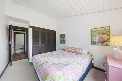 Beautifully updated golf course condo, set along the 18th - photo 25