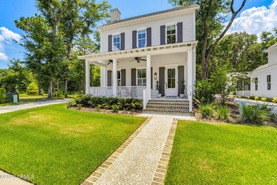 Built in 2021 by Artisan Custom Homes, this beautiful 3-bedroom - photo 1
