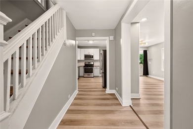 Prepare to be impressed by this spacious 3-bedroom, 2 full bath - photo 4