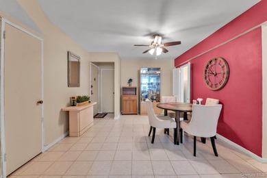 Welcome to this exceptional 2-bedroom, 1.5-bathroom coop located - photo 6