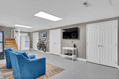 This coastal-designed 4 BR, 3.5 bath residence is a perfect home - photo 50