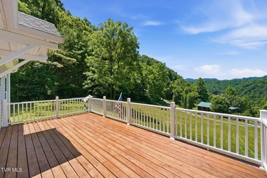 Modern Oasis With Stunning Mountain Views Built in 2021, this - photo 5