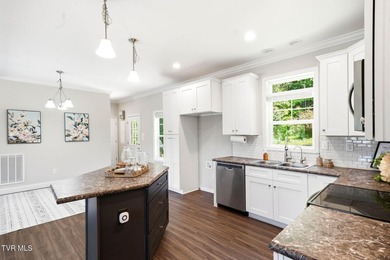 Modern Oasis With Stunning Mountain Views Built in 2021, this - photo 10