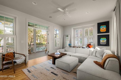 Set within Old Shell Point, this residence has been thoughtfully - photo 2