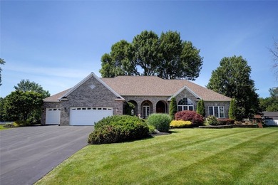 Impeccably maintained and thoughtfully designed, this spacious - photo 2