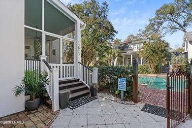 Set within Old Shell Point, this residence has been thoughtfully - photo 8