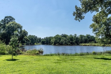 Circle R Lakes Home For Sale in Palestine Texas