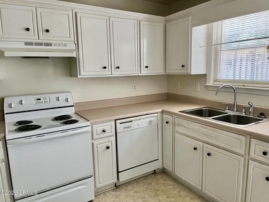 THIS IS ONE SWEET PROPERTY IN A TOP NOTCH LOCATION. PERFECT AS A - photo 5