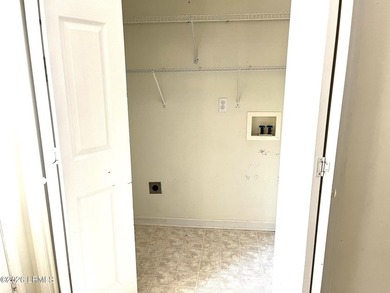 THIS IS ONE SWEET PROPERTY IN A TOP NOTCH LOCATION. PERFECT AS A - photo 7