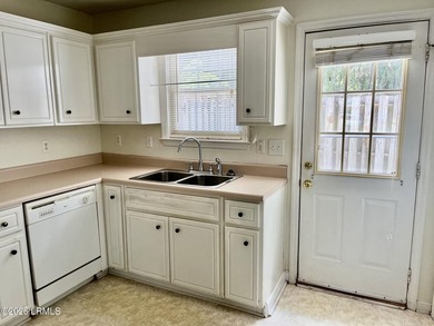 THIS IS ONE SWEET PROPERTY IN A TOP NOTCH LOCATION. PERFECT AS A - photo 9