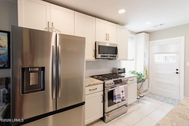 Downtown Beaufort Charm Meets Modern Luxury. Step into a - photo 5