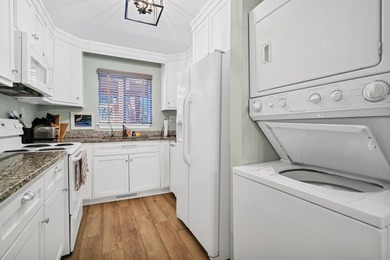 Beautifully remodeled & freshly updated 2 Bedroom, 2 Bath Villa - photo 16