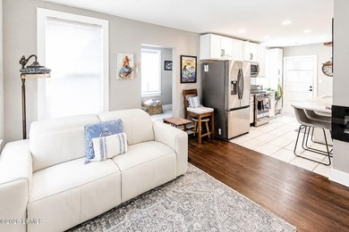 Downtown Beaufort Charm Meets Modern Luxury. Step into a - photo 7