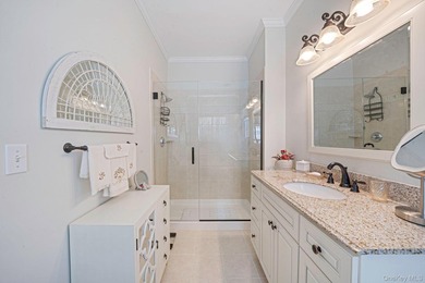 Charming home located in a 55+ gated community, ideally situated - photo 20