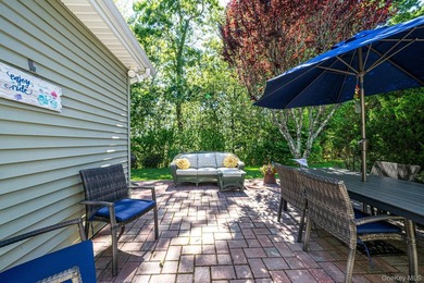 Charming home located in a 55+ gated community, ideally situated - photo 34