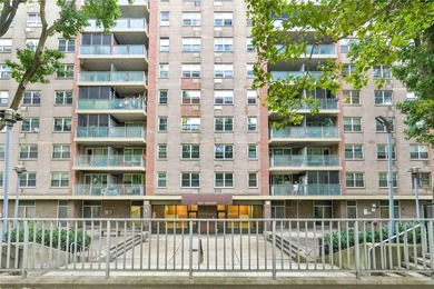 Welcome to 1065 Vermont Street, Unit 4F - a bright and spacious