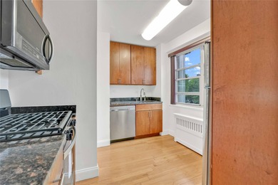 Welcome to 1065 Vermont Street, Unit 4F - a bright and spacious