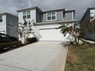 (private lake, pond, creek) Townhome/Townhouse For Sale in Kissimmee Florida