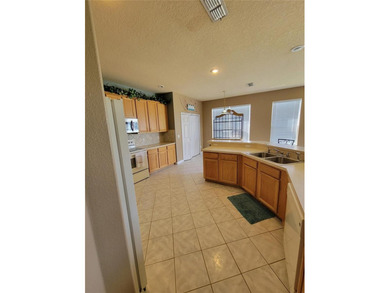 This beautiful property features an open floor plan and high - photo 30