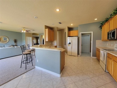 This beautiful property features an open floor plan and high - photo 31