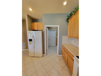 This beautiful property features an open floor plan and high - photo 32