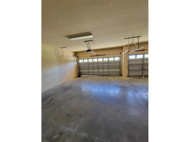This beautiful property features an open floor plan and high - photo 36