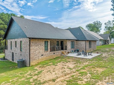 Stunning full brick home built in 2021 with 4 beds, 3 baths and - photo 39