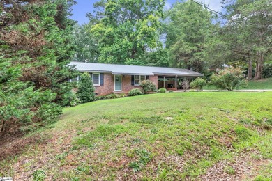 Move in ready and just minutes from Lake Hartwell! This - photo 3