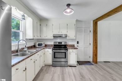 Move in ready and just minutes from Lake Hartwell! This - photo 6