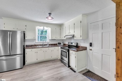 Move in ready and just minutes from Lake Hartwell! This - photo 7