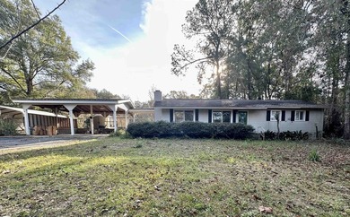 Lake Talquin Home For Sale in Tallahassee Florida