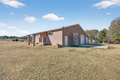 UNIQUE Lake Hartwell two acre retreat featuring a 2,000+ sq ft - photo 2