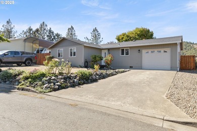 South Umpqua River Home For Sale in Roseburg Oregon