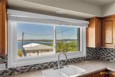 MOTIVATED SELLER. Charming Canyon Lake Retreat with Panoramic - photo 15