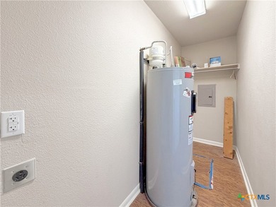 MOTIVATED SELLER. Charming Canyon Lake Retreat with Panoramic - photo 18
