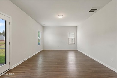 Barely lived in and meticulously maintained, this beautiful - photo 9