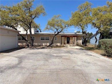 MOTIVATED SELLER. Charming Canyon Lake Retreat with Panoramic - photo 40