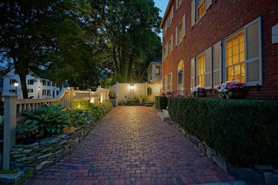 Originally built circa 1815 Federal, Strawbery Court is one of - photo 4