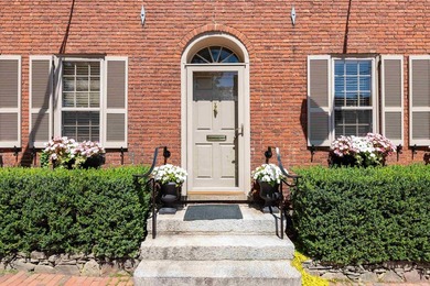 Originally built circa 1815 Federal, Strawbery Court is one of - photo 5