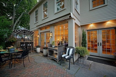 Originally built circa 1815 Federal, Strawbery Court is one of - photo 7