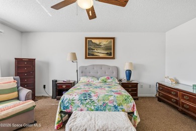 RARE find! This well-maintained 3/2/2 home sits on a half-acre - photo 21