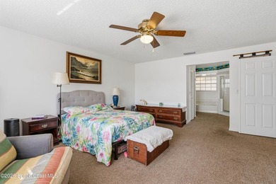 RARE find! This well-maintained 3/2/2 home sits on a half-acre - photo 22