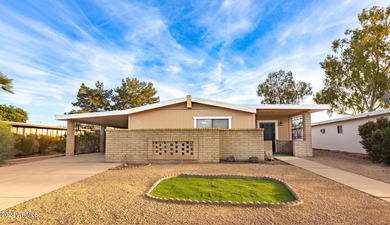 (private lake, pond, creek) Home Sale Pending in Sun Lakes Arizona