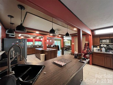 Looking for a big home with lots of space and storage? Here it - photo 5