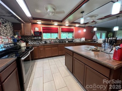 Looking for a big home with lots of space and storage? Here it - photo 8