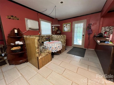 Looking for a big home with lots of space and storage? Here it - photo 9