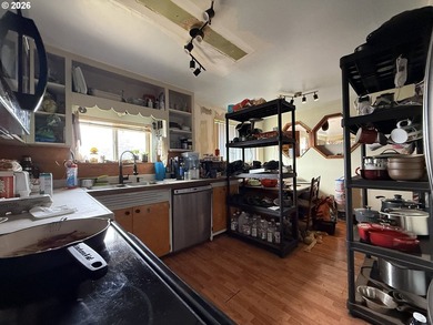 Rare Brookings Investment Opportunity! Two detached homes on one - photo 9