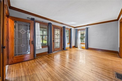 WELCOME to 24 Martinot Ave, where CLASSIC CHARM & CHARACTER meet - photo 7