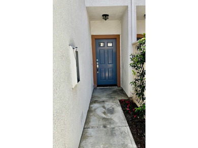 Location, location, location! This Palmilla townhome has it! - photo 5
