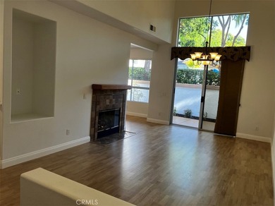 Location, location, location! This Palmilla townhome has it! - photo 6